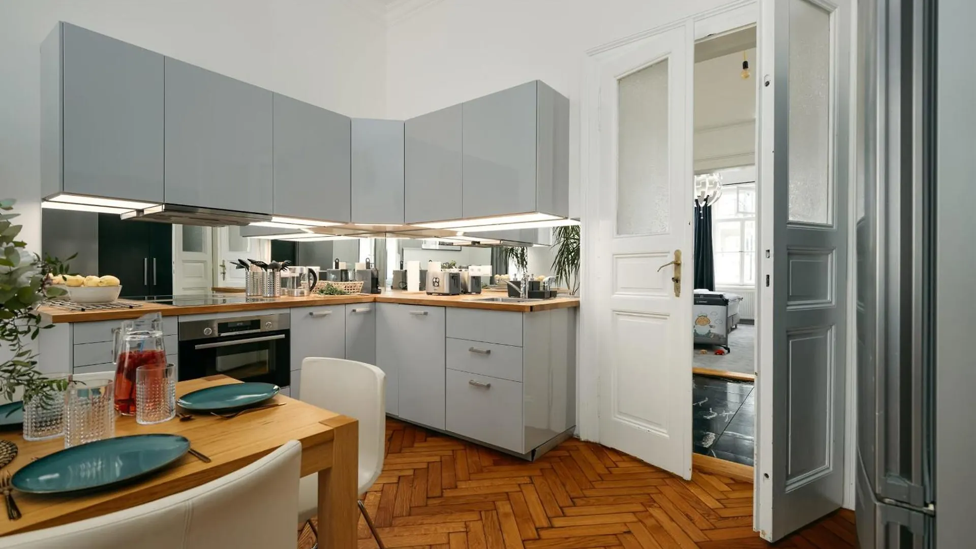 Apartamento Comfortable And Cosy Apt A Few Steps From Dancing House And Naplavka Dance Praga
