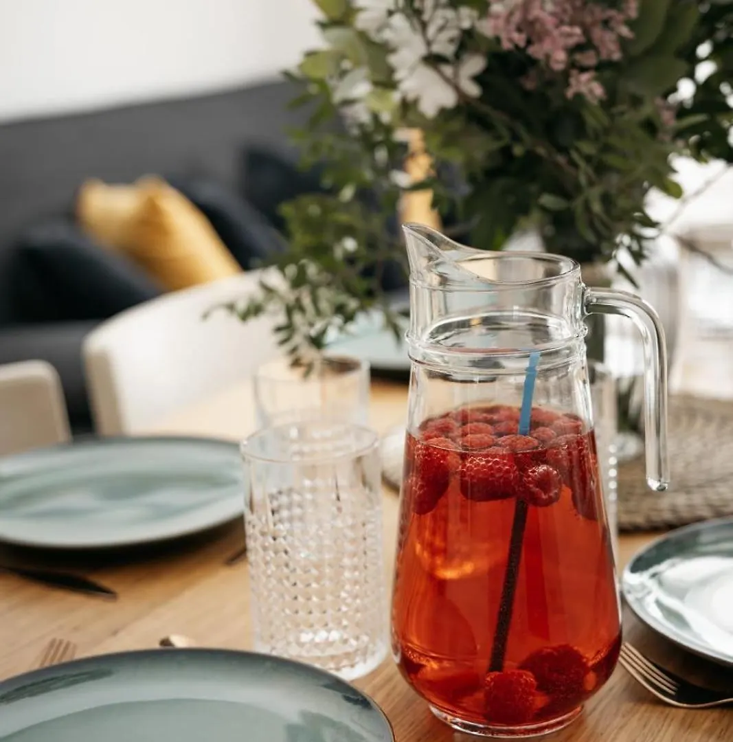 Apartamento Comfortable And Cosy Apt A Few Steps From Dancing House And Naplavka Dance Praga