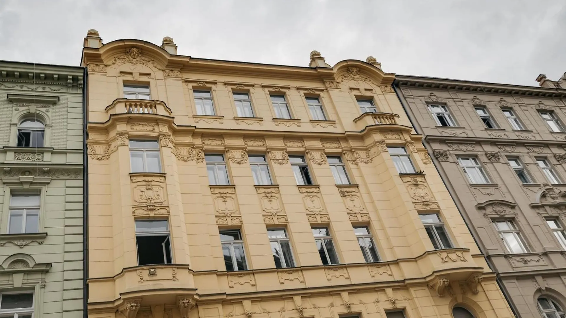 Comfortable And Cosy Apt A Few Steps From Dancing House And Naplavka Dance Prague République tchèque