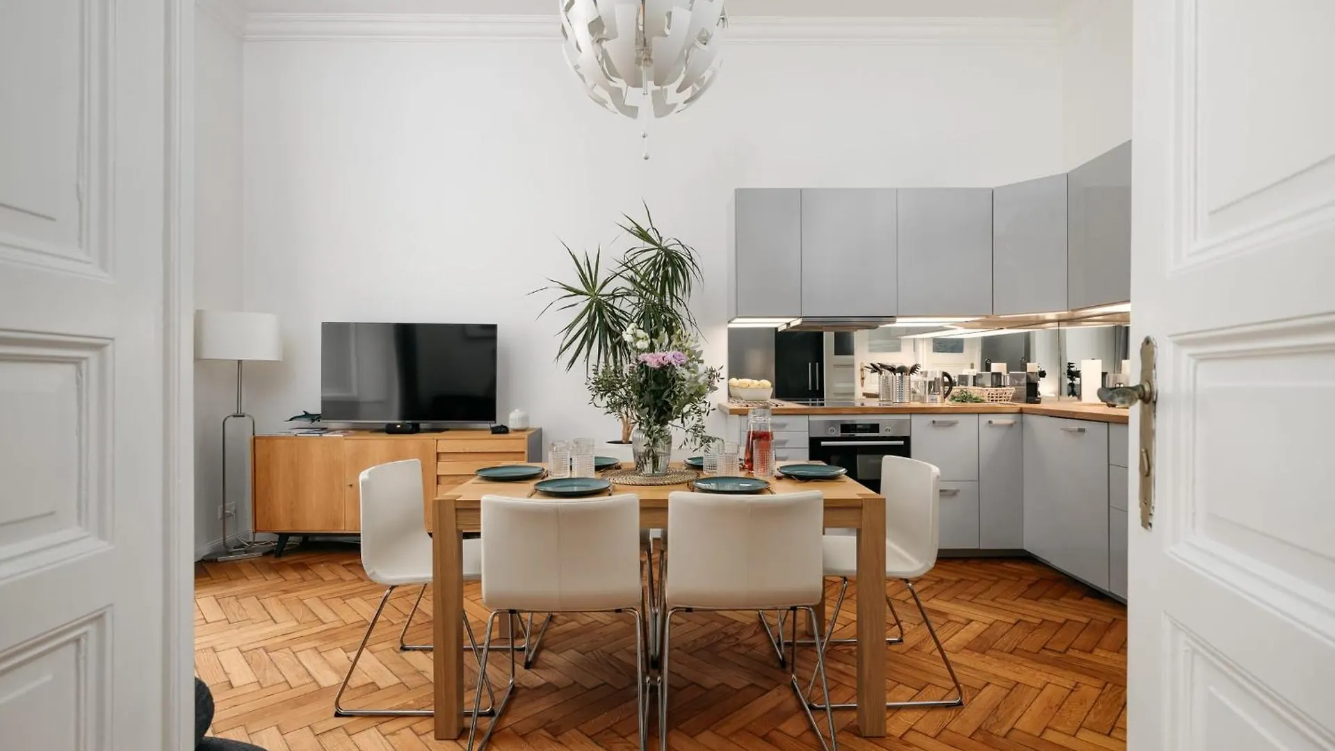 Comfortable And Cosy Apt A Few Steps From Dancing House And Naplavka Dance Prague